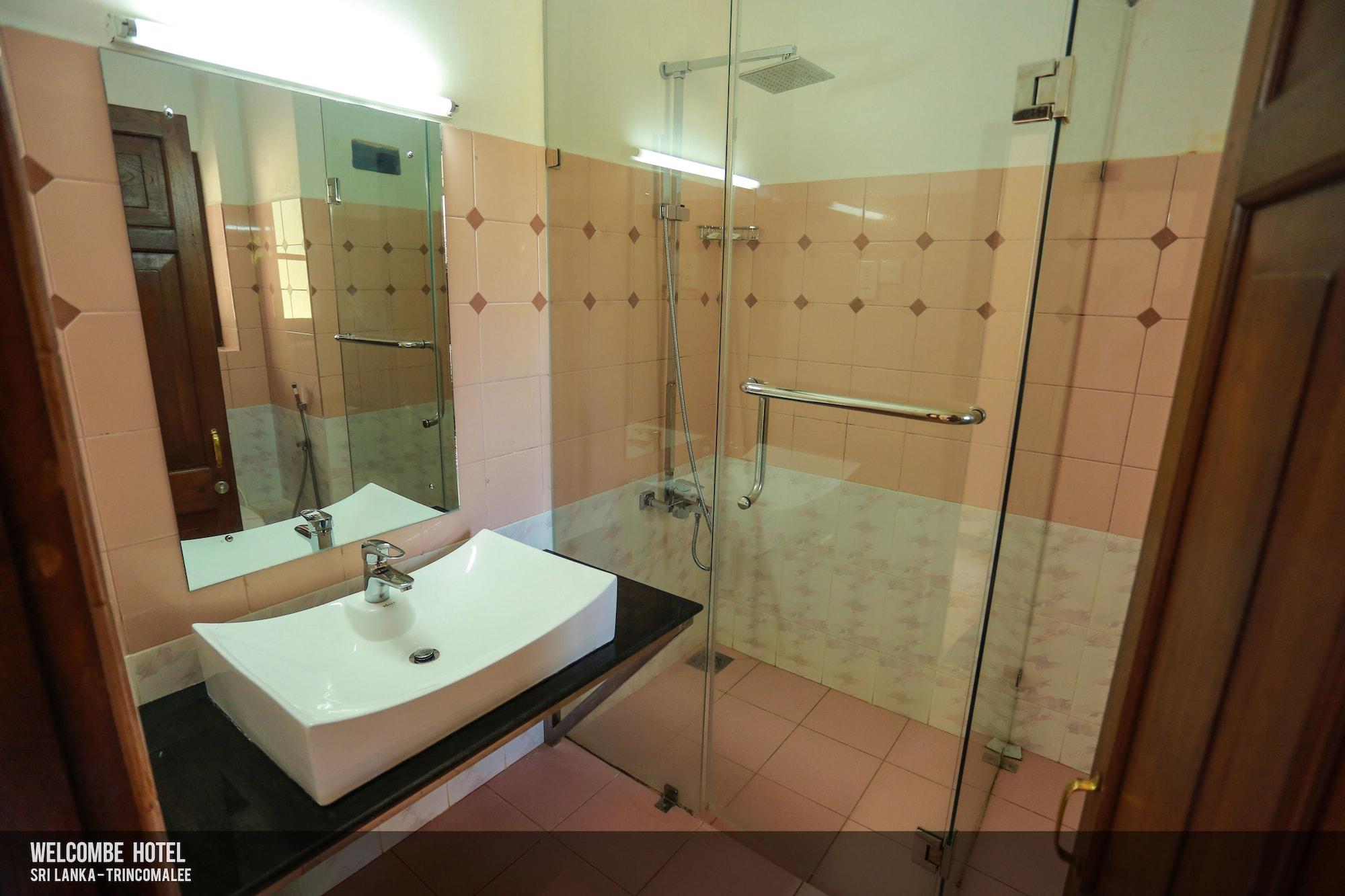 Welcombe Hotel Trincomalee Exteriör bild