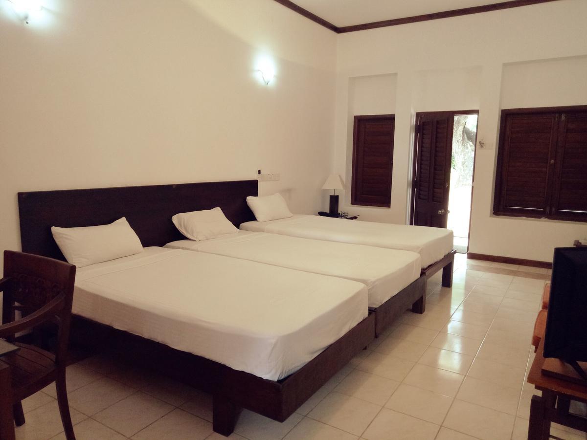 Welcombe Hotel Trincomalee Exteriör bild