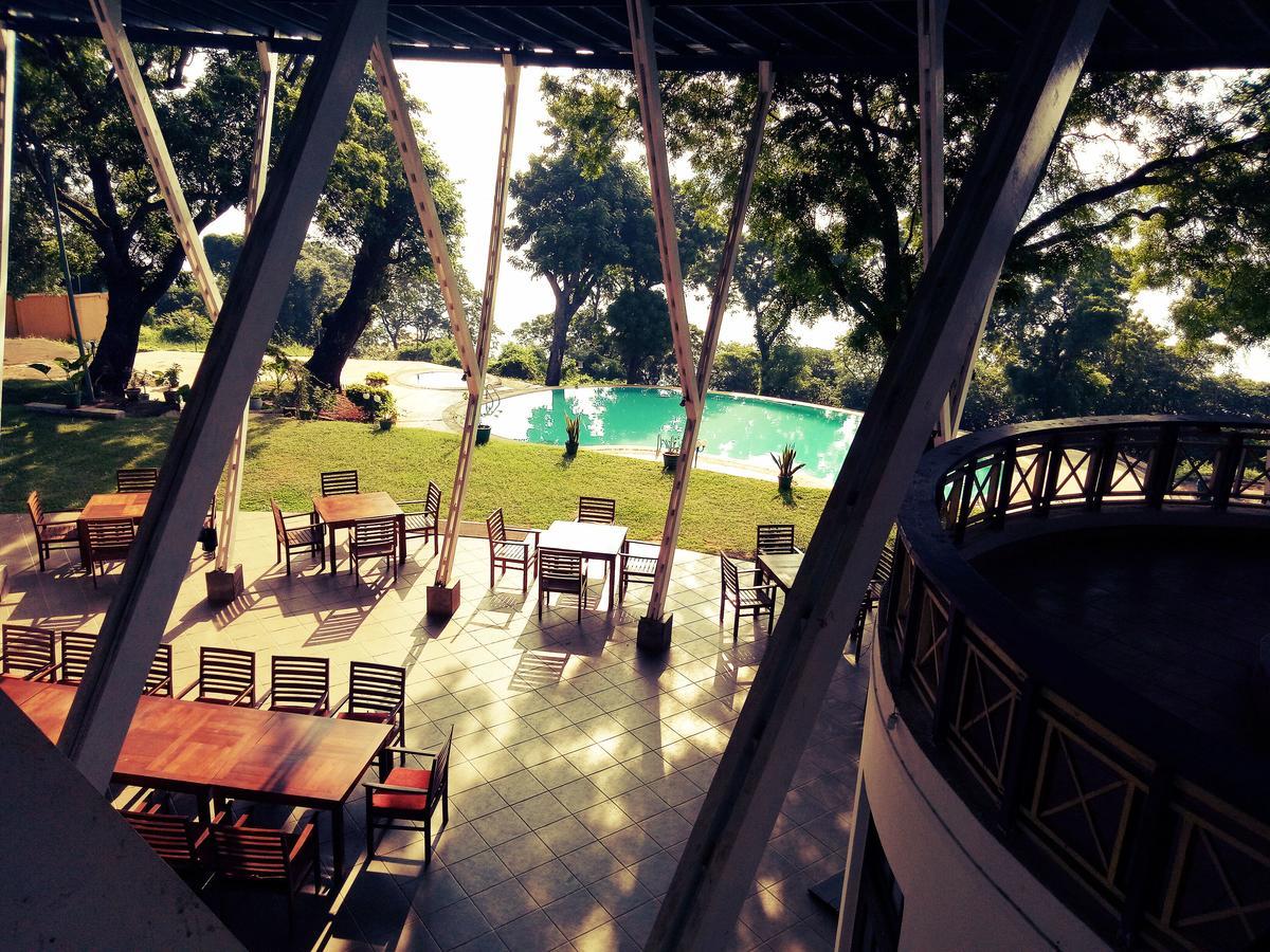 Welcombe Hotel Trincomalee Exteriör bild