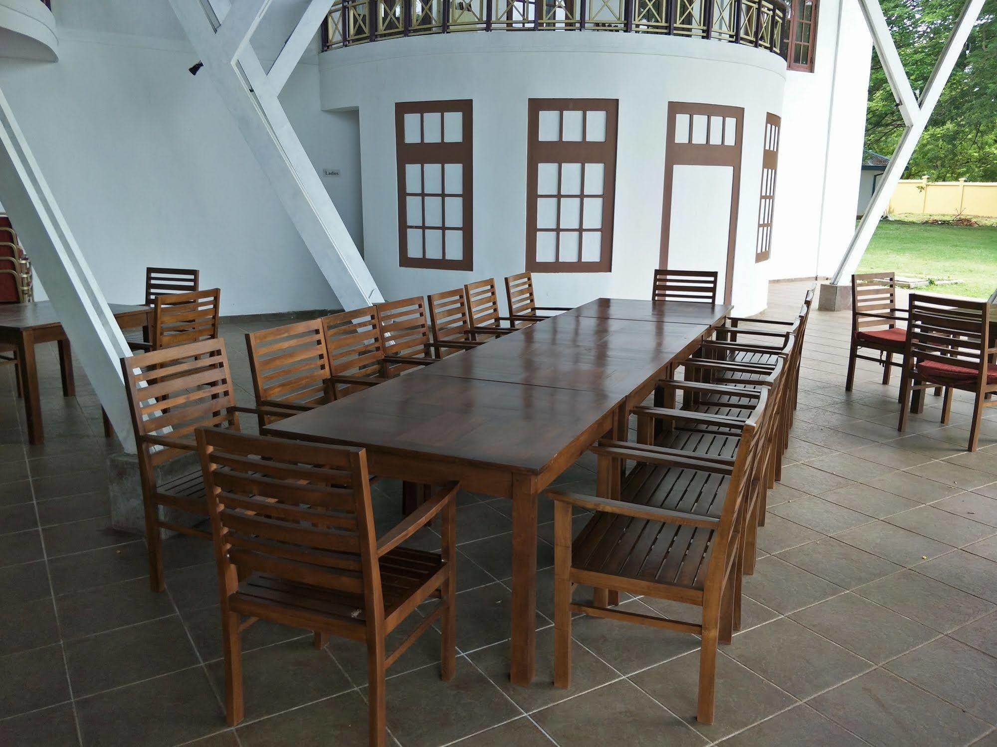 Welcombe Hotel Trincomalee Exteriör bild